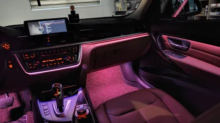 BMW 320d (F30) 실내 비노출 히든 엠비언트 무드등 튜닝! 야간 드라이빙이 즐거워지는 필수 튜닝 아이템! 거제 창원 부산 엠비언트 튜닝 / 거제 연초면