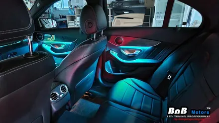 벤츠 C220d C클래스 실내 엠비언트 라이트 튜닝! 밝고 선명한 풀컬러 엠비언트로 실내 인터리어의 정점을 찍다! 거제 부산 창원 비앤비모터스! / 거제 연초면