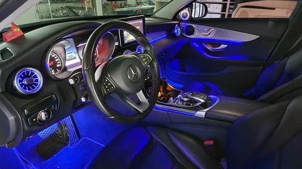 벤츠 C220d W205 실내 비노출 간접조명 엠비언트 라이트 튜닝! 세련된 스타일의 송풍구 엠비언트까지 감성충만 실내 인테리어 완성! 거제 부산 창원 비앤비모터스! / 거제 연초면