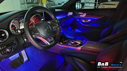 벤츠 C220d C클래스 실내 엠비언트 라이트 튜닝! 밝고 선명한 풀컬러 엠비언트로 실내 인터리어의 정점을 찍다! 거제 부산 창원 비앤비모터스! / 거제 연초면