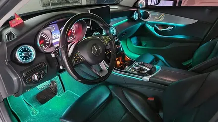 벤츠 C220d W205 실내 비노출 간접조명 엠비언트 라이트 튜닝! 세련된 스타일의 송풍구 엠비언트까지 감성충만 실내 인테리어 완성! 거제 부산 창원 비앤비모터스! / 거제 연초면