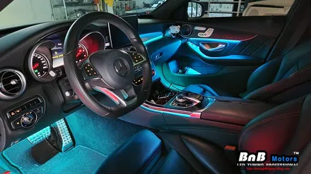 벤츠 C220d C클래스 실내 엠비언트 라이트 튜닝! 밝고 선명한 풀컬러 엠비언트로 실내 인터리어의 정점을 찍다! 거제 부산 창원 비앤비모터스! / 거제 연초면