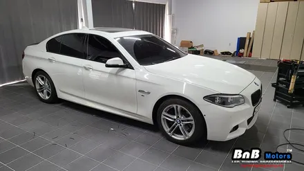 BMW 528i (F10) 비노출 히든 엠비언트 무드등 튜닝으로 신형 감성 듬뿍! 밝고 화사해진 실내 인테리어! 거제 창원 엠비언트 / 거제 연초면