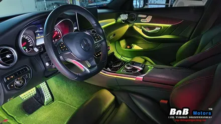 벤츠 C220d C클래스 실내 엠비언트 라이트 튜닝! 밝고 선명한 풀컬러 엠비언트로 실내 인터리어의 정점을 찍다! 거제 부산 창원 비앤비모터스! / 거제 연초면