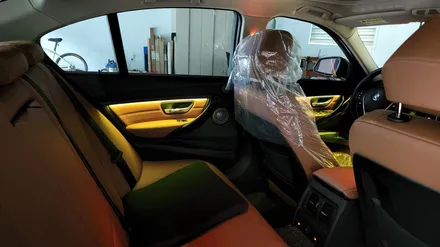 BMW 320d (F30) 실내 비노출 히든 엠비언트 무드등 튜닝! 야간 드라이빙이 즐거워지는 필수 튜닝 아이템! 거제 창원 부산 엠비언트 튜닝 / 거제 연초면