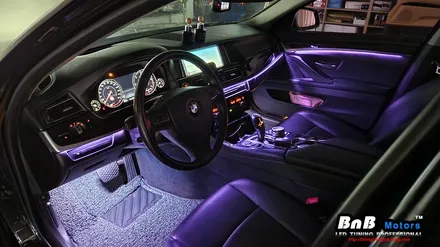 BMW 520d 실내 비노출 히든 간접조명 엠비언트 라이트 튜닝! 깔끔한 마감과 눈부심없는 무드램프 튜닝으로 실내분위기 업그레이드! 거제 부산 창원 비앤비모터스! / 거제 연초면
