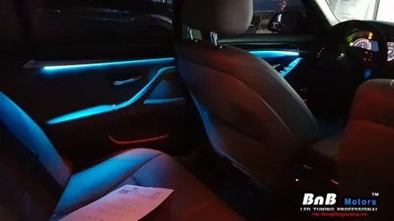BMW 5시리즈 520d 순정형 히든 엠비언트 튜닝! 다양한 색상으로 즐기는 풀컬러 스마트 히든 엠비언트! 거제 진주 창원 부산 엠비언트 전문점 비앤비모터스! / 거제 연초면