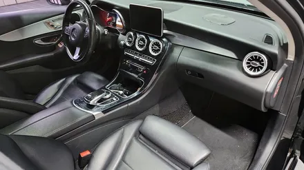 벤츠 C220d W205 실내 비노출 간접조명 엠비언트 라이트 튜닝! 세련된 스타일의 송풍구 엠비언트까지 감성충만 실내 인테리어 완성! 거제 부산 창원 비앤비모터스! / 거제 연초면