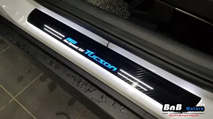 올뉴투싼 LED 무빙 도어스커프 튜닝. 문을열면 화려한 세레모니로 반겨주는 무빙 도어스커프! 거제/통영 비앤비모터스 / 거제 연초면