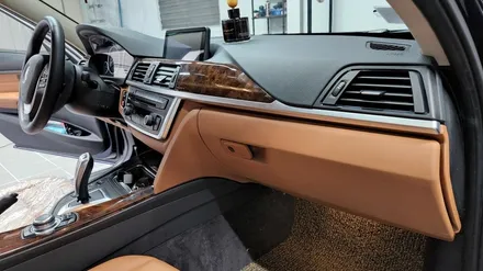 BMW 320d (F30) 실내 비노출 히든 엠비언트 무드등 튜닝! 야간 드라이빙이 즐거워지는 필수 튜닝 아이템! 거제 창원 부산 엠비언트 튜닝 / 거제 연초면