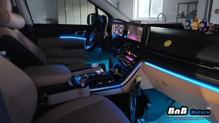 카니발 KA4 매립형 인핏 엠비언트로 실내 인테리어를 업그레이드! 깔끔한 마감과 선명한 시인성의 엠비언트 튜닝으로 가족과함께 즐거운 드라이빙~ 경남 거제 창원 부산 비앤비모터스 / 거제 연초면