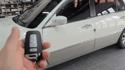 오피리스 프리미엄 사이드미러 락폴딩 릴레이 시공! 도어 락/언락 시에 자동으로 사이드미러를 접고 펴주는 편리한 옵션! 거제 자동차 튜닝! / 거제 연초면