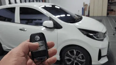 올뉴 모닝 사이드미러 오토 락폴딩 시공! 차량 잠금시 자동으로 사이드미러를 접어주는 편리한 기능! 거제 통영 락폴딩! / 거제 연초면