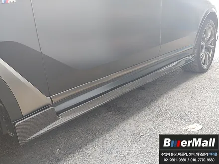 회원님의 \'BMW G07 X7\' - M 퍼포먼스타입 카본 프론트립, 사이드립, 리어 디퓨져, 루프 스포일러 / 전동사이드스텝 장착[비머몰 작업사진 + 일산수입차튜닝 + 일산수입차정 / 일산서구 법곳동