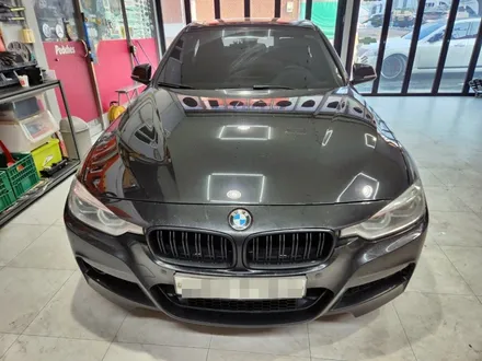 양주랩핑 F30 320i 3M 블랙카본 실내랩핑 / 양주시 덕정동