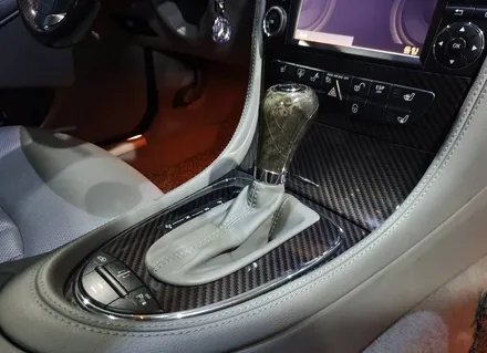 벤츠 CLS350 (W219) 실내 리얼카본 랩핑시공 / 양주시 덕정동