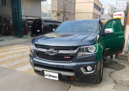 쉐보레 콜로라도 그릴 카본랩핑시공으로 멋스럽게 변신_랩핑거 / 양주시 덕정동