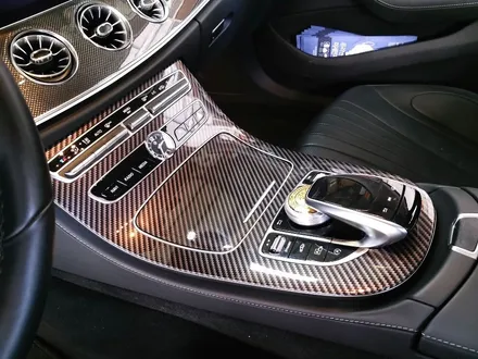 벤츠 cls400d 실내 카본랩핑시공으로 멋스럽게 연출 / 양주시 덕정동