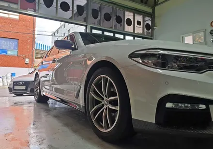 BMW G30 530D 사이드스컷 퍼포먼스데칼 시공-랩핑거 / 양주시 덕정동