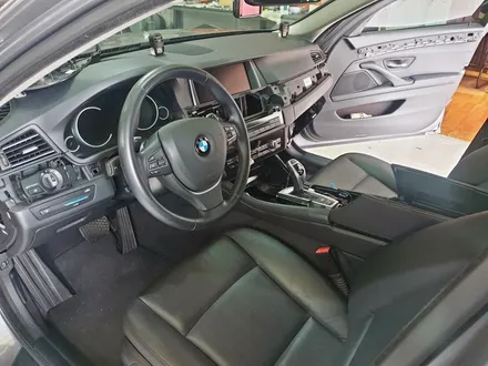 BMW F10 528i 실내카본랩핑으로 멋진 실내연출하세요 / 양주시 덕정동