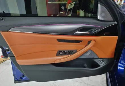 BMW 5시리즈 고성능 세단 M5 실내카본 랩핑시공 / 양주시 덕정동