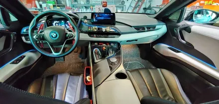 BMW i8 실내카본 랩핑시공으로 슈퍼카다운 매력뽐내세요_랩핑거_ / 양주시 덕정동