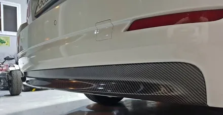 BMW 520D 카본미러와 카본디퓨져 랩핑시공으로 OK! / 양주시 덕정동