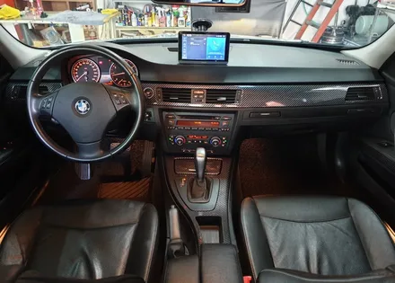 BMW E90 3시리즈 320i 실내카본랩핑 시공_랩핑거 / 양주시 덕정동