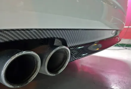 BMW 520D 카본미러와 카본디퓨져 랩핑시공으로 OK! / 양주시 덕정동