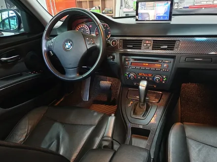 BMW E90 3시리즈 320i 실내카본랩핑 시공_랩핑거 / 양주시 덕정동