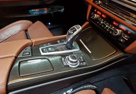 BMW F10 535i 블랙브러쉬 실내랩핑 시공_ 랩핑거                       서울/양주/남양주/포천 랩핑전문샾 / 양주시 덕정동