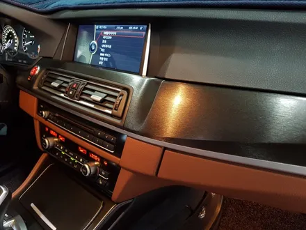 BMW F10 535i 블랙브러쉬 실내랩핑 시공_ 랩핑거                       서울/양주/남양주/포천 랩핑전문샾 / 양주시 덕정동
