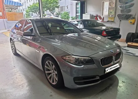 BMW F10 528i 실내카본랩핑으로 멋진 실내연출하세요 / 양주시 덕정동
