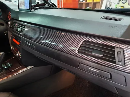 BMW E90 3시리즈 320i 실내카본랩핑 시공_랩핑거 / 양주시 덕정동