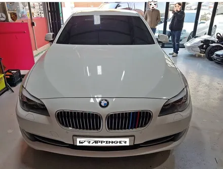 BMW 520D 카본미러와 카본디퓨져 랩핑시공으로 OK! / 양주시 덕정동