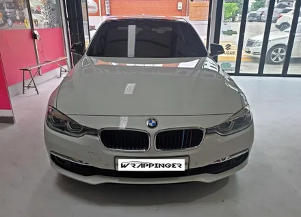 BMW F30 320d 블랙 그릴랩핑시공_랩핑거 / 양주시 덕정동