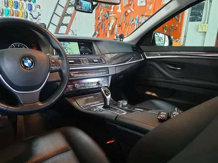 BMW F10 528i 실내카본랩핑으로 멋진 실내연출하세요 / 양주시 덕정동