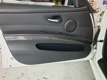 BMW E90 3시리즈 320i 실내카본랩핑 시공_랩핑거 / 양주시 덕정동