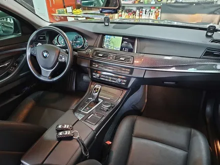 BMW F10 528i 실내카본랩핑으로 멋진 실내연출하세요 / 양주시 덕정동