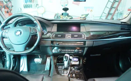 BMW 528I 실내 카본랩핑 시공으로 멋내기 / 양주시 덕정동