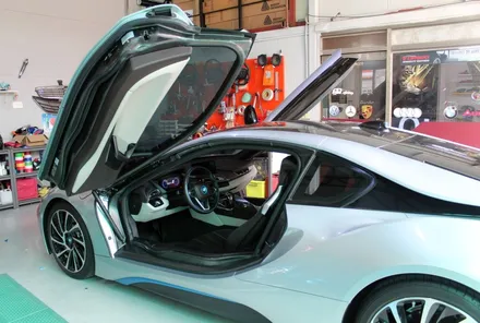 bmw i8 실내 카본랩핑시공으로 슈퍼카다운 실내연출 / 양주시 덕정동