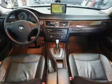 BMW E90 3시리즈 320i 실내카본랩핑 시공_랩핑거 / 양주시 덕정동
