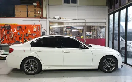 BMW F30 320D 사이드 M퍼포먼스 데칼라인 시공 / 양주시 덕정동