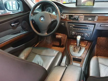 BMW E90 3시리즈 320i 실내카본랩핑 시공_랩핑거 / 양주시 덕정동