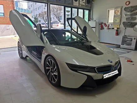 실내카본랩핑시공으로 BMW i8 실내인테리어 업그레이드하기 / 양주시 덕정동