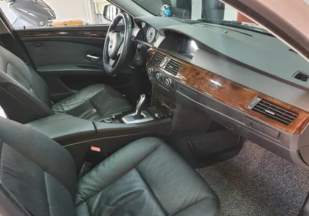 BMW E60 528i 실내 카본랩핑시공은 양주 랩핑거 전문이죠! / 양주시 덕정동