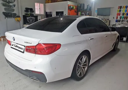 BMW G30 530D 사이드스컷 퍼포먼스데칼 시공-랩핑거 / 양주시 덕정동