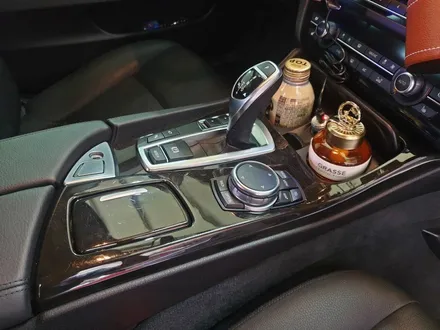 BMW F10 528i 실내카본랩핑으로 멋진 실내연출하세요 / 양주시 덕정동