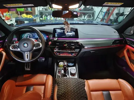 BMW 5시리즈 고성능 세단 M5 실내카본 랩핑시공 / 양주시 덕정동