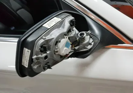 BMW 520D 카본미러와 카본디퓨져 랩핑시공으로 OK! / 양주시 덕정동